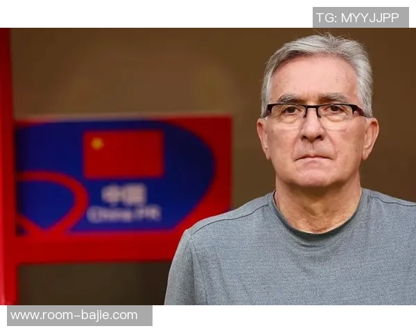 伊万:足协提议部分球员留洋需说服俱乐部与家长支持 伊万:足协提议部分球员留洋需说服俱乐部与家长支持