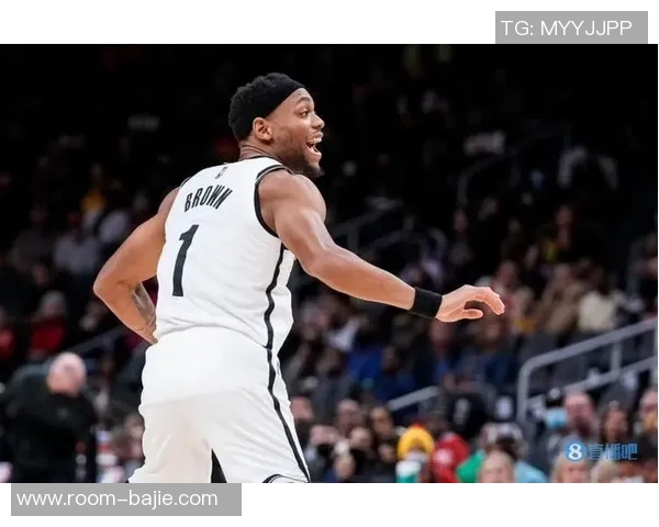 费尔斯半场表现惨淡三投全失仅得2板1助空篮失手令人失望 费尔斯半场表现惨淡三投全失仅得2板1助空篮失手令人失望